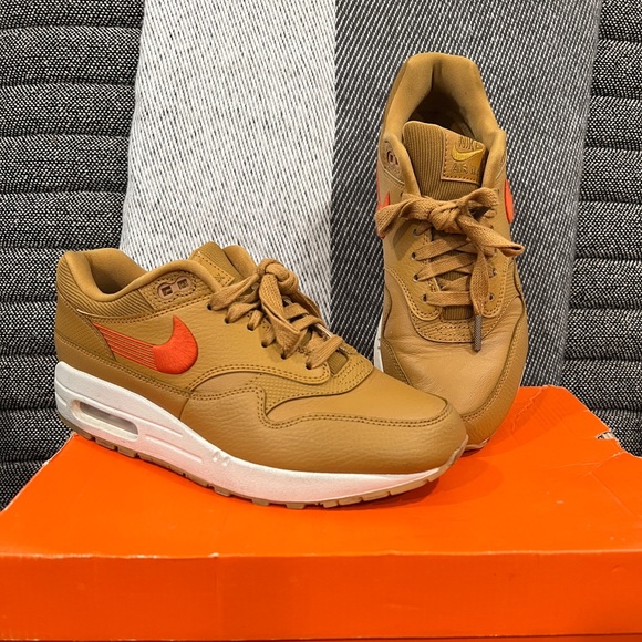 Nike Shoes - Women’s Nike Air Max 1, Sz 8